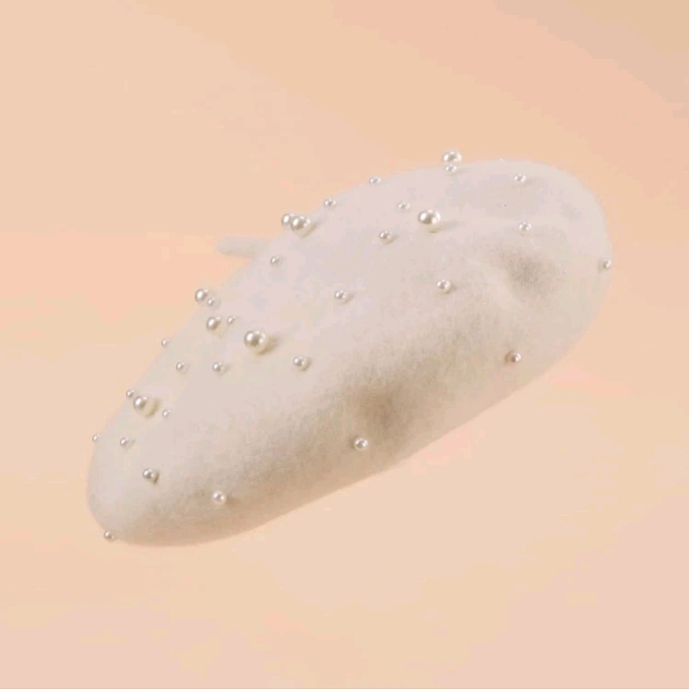 Faux Pearl Decor Beret